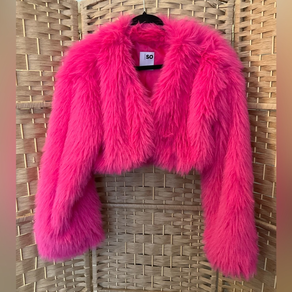 SO Pink Faux Fur Bolero Jacket - Picture 1 of 9